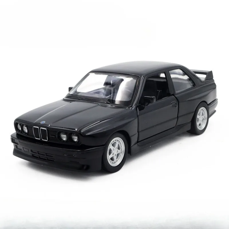 Модель литая автомобиля 1:36 BMW M3 1987 винтажная Спортивная машинка из