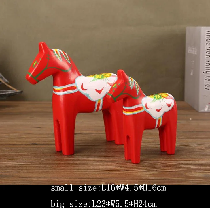 Деревянные статуэтки шведские лошади красные