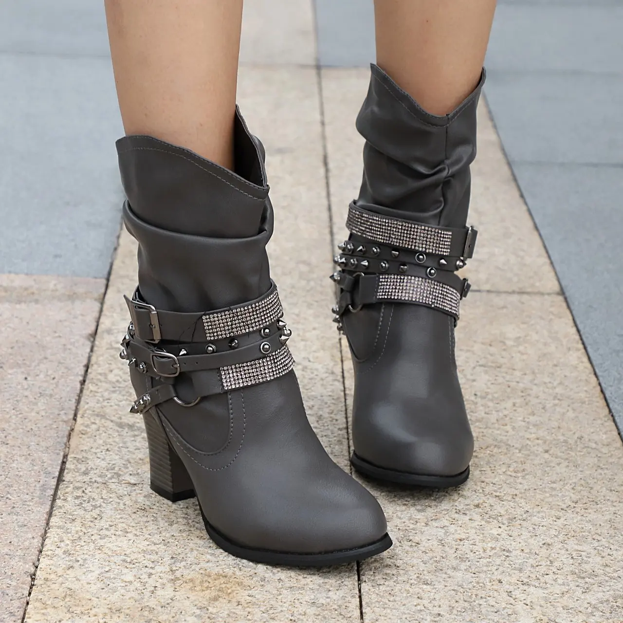 European and American Plus-size Women's Leather Boots  Fashion Women's Boots