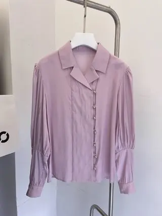 

Рубашка в стиле ретро с рукавами-фонариками и пряжкой-колокольчиком