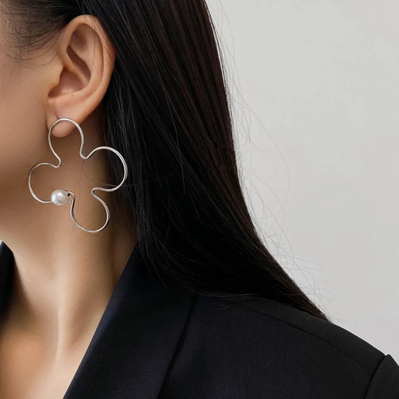 

1Pair French Vintage Hyperbole Silver Color Large Hollow Flower Stud Earrings for Women Fashion Metal Earrings Jewelry