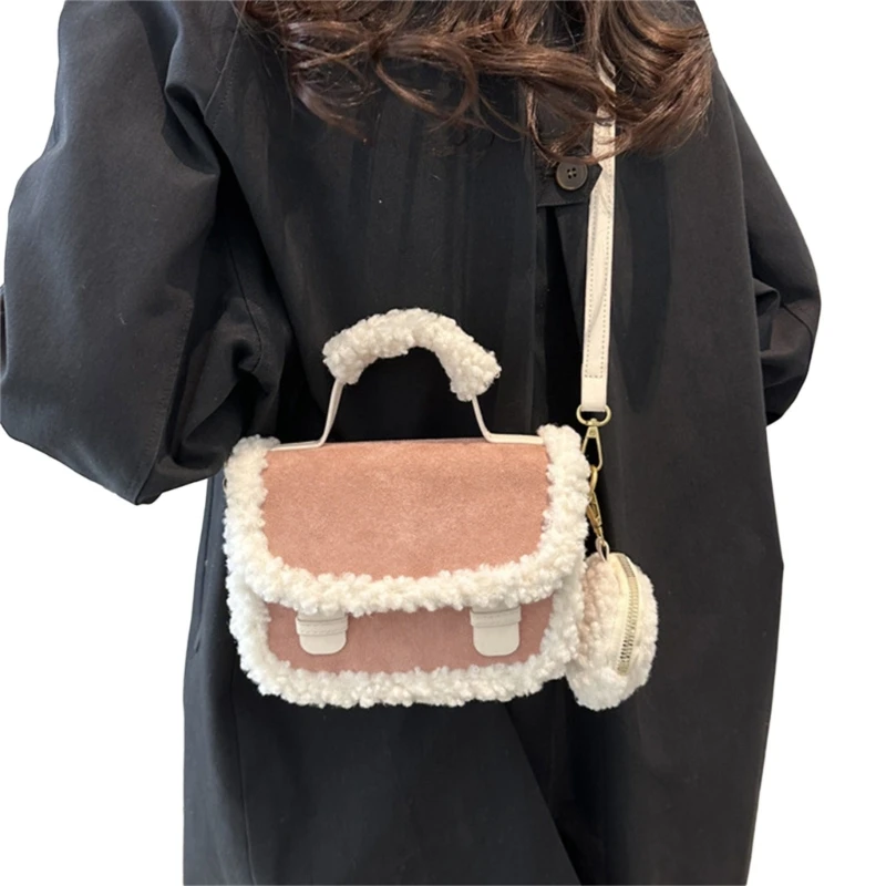 Маленькая квадратная сумка из искусственной кожи