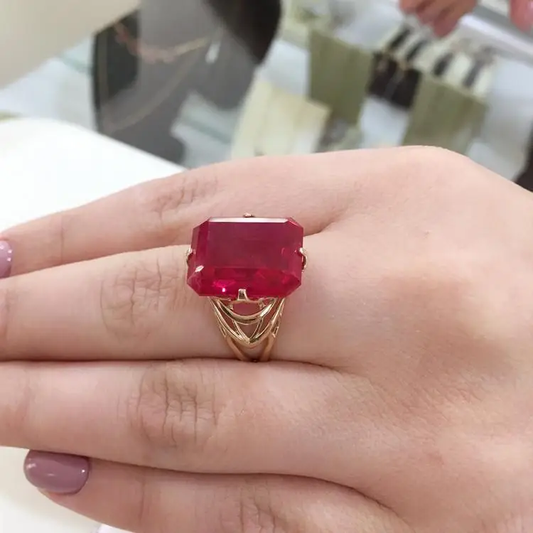 

Pure 585 Purple Gold Russian 18K Gold Plated Fashionable Elegant Four-Claw Square Red Stone Open Ring