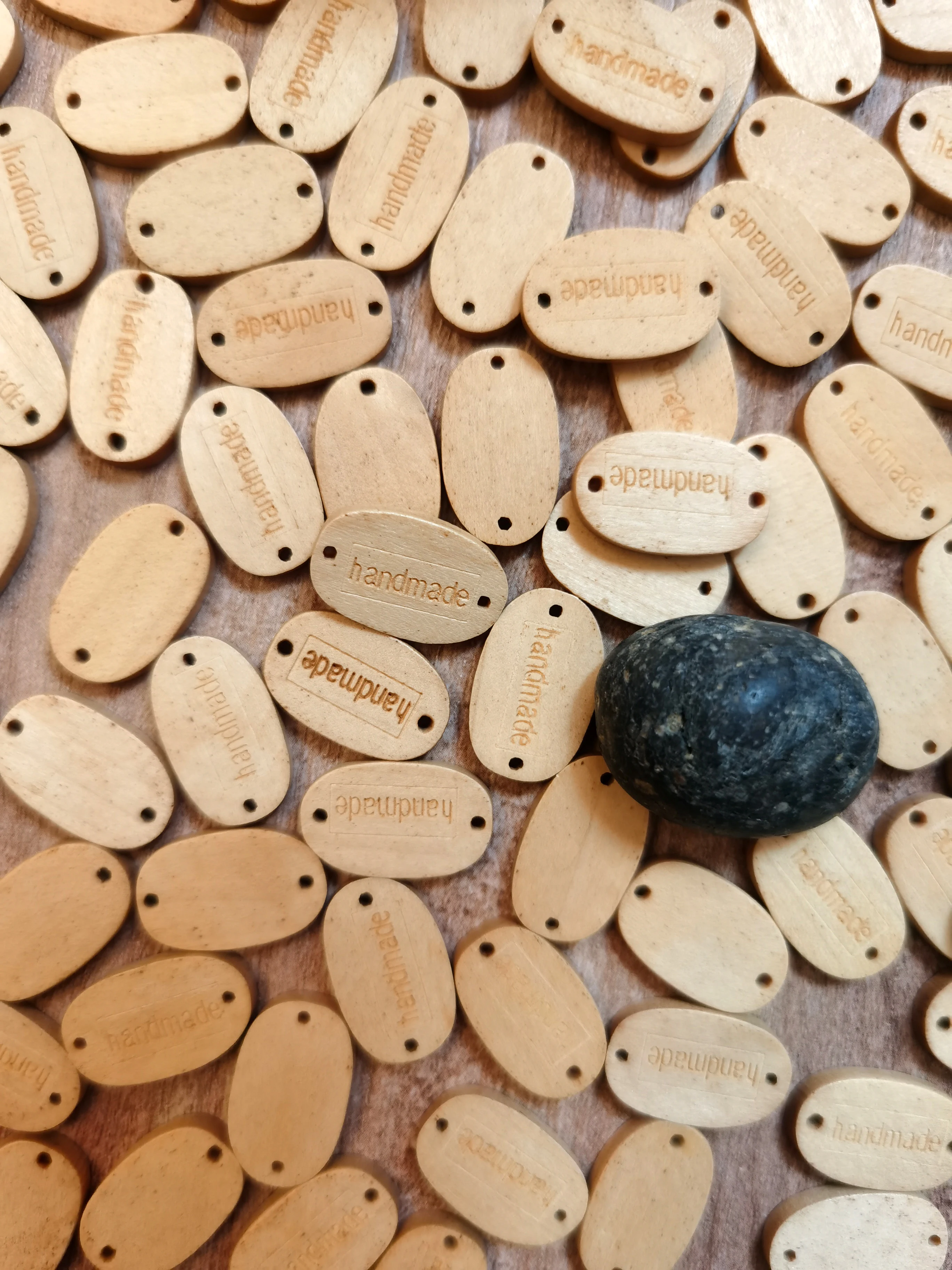 

50Pcs Wooden Craft Home Decor Pendant 2 Holes Sewing Wood Buttons Handmade Tag Label Scrapbooking Crafts Diy Clothing Decorate