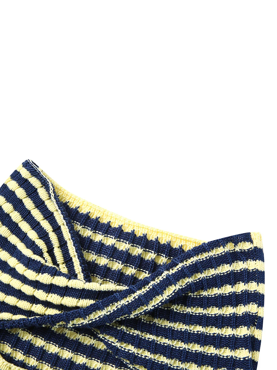 Женский трикотажный топ в полоску без бретелек с открытыми плечами