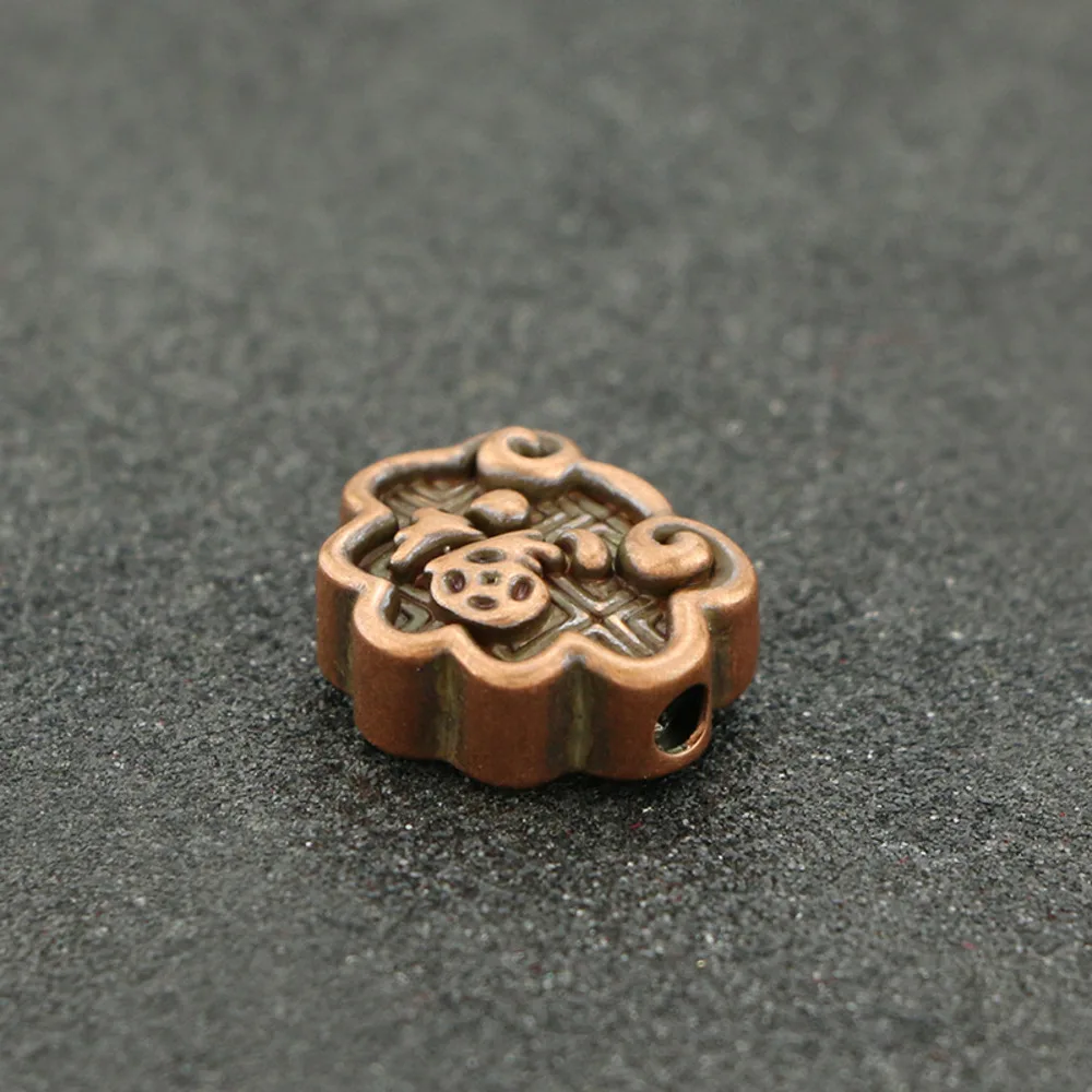 Браслет из красной веревки с замком на удачу фиолетовой меди