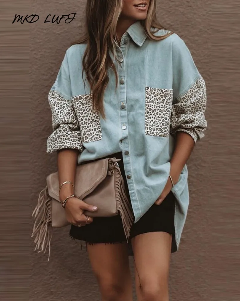 

MKDLUFI Leopard Print Drop Shoulder Button Up Denim Shirt