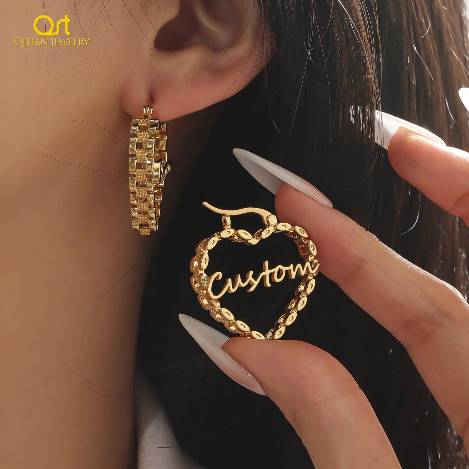 Фото Серьги-кольца Qitian Custom New Name Heart Hoop Earrings с индивидуальной гравировкой из нержавеющей стали, с именной табличкой, для женщин, ювелирный подарок №1