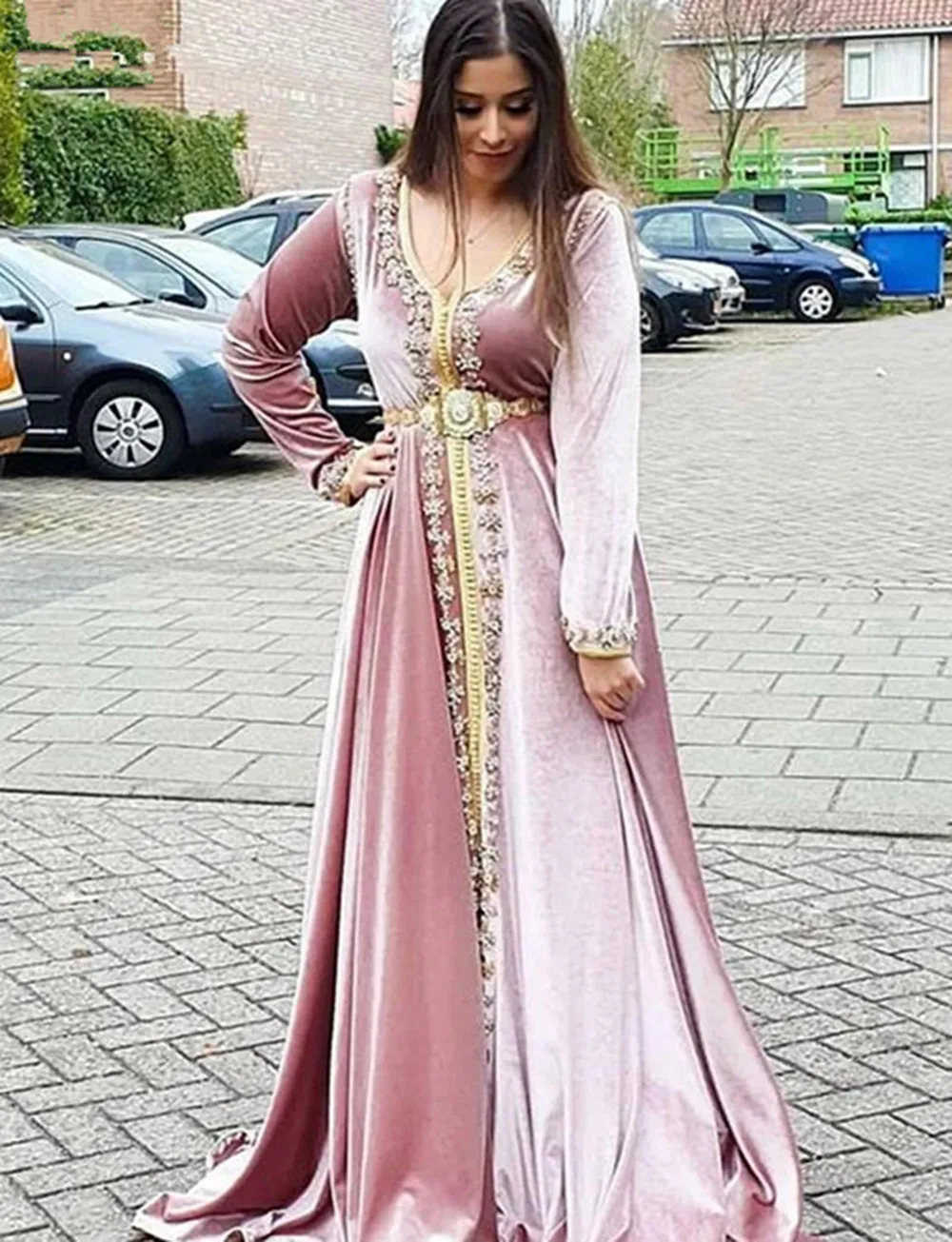 

Vintage Moroccan Caftans Pink Evening Dresses Long Sleeve Party Dress with Beading Velvet A-Line Robe De Soiree Formal Gown