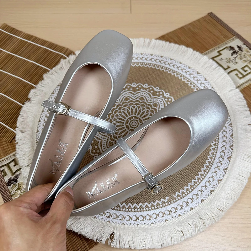 2024 весенние новые модные повседневные кожаные серебряные туфли на плоской