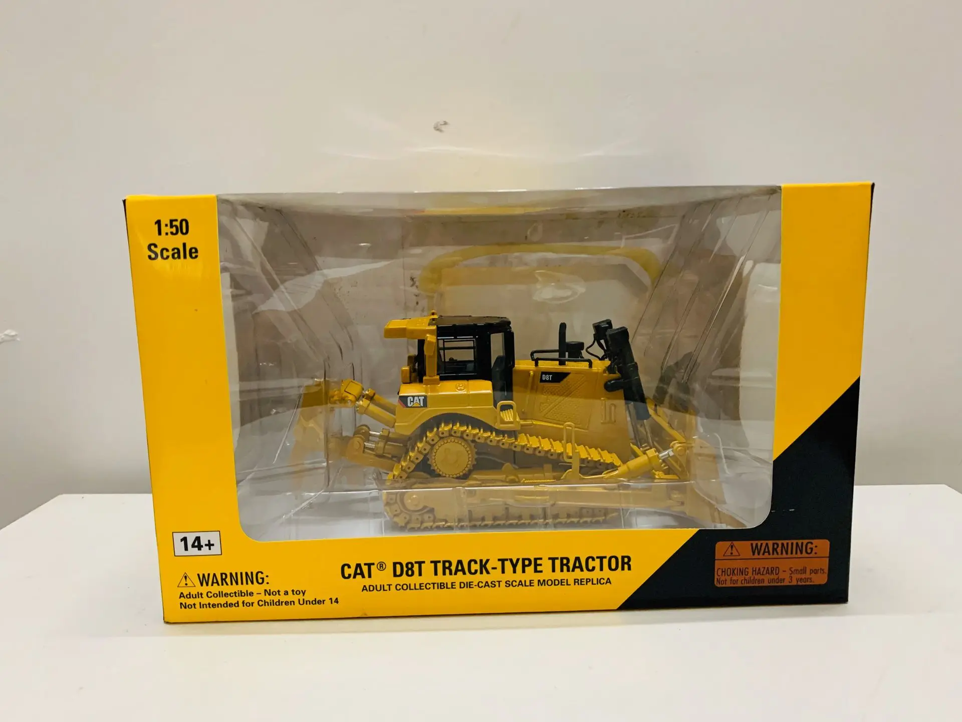 

Norscot Caterpillar Cat D8T Track-Type Tractor 1/50 Scale Die-Cast Model 55299 New in Box