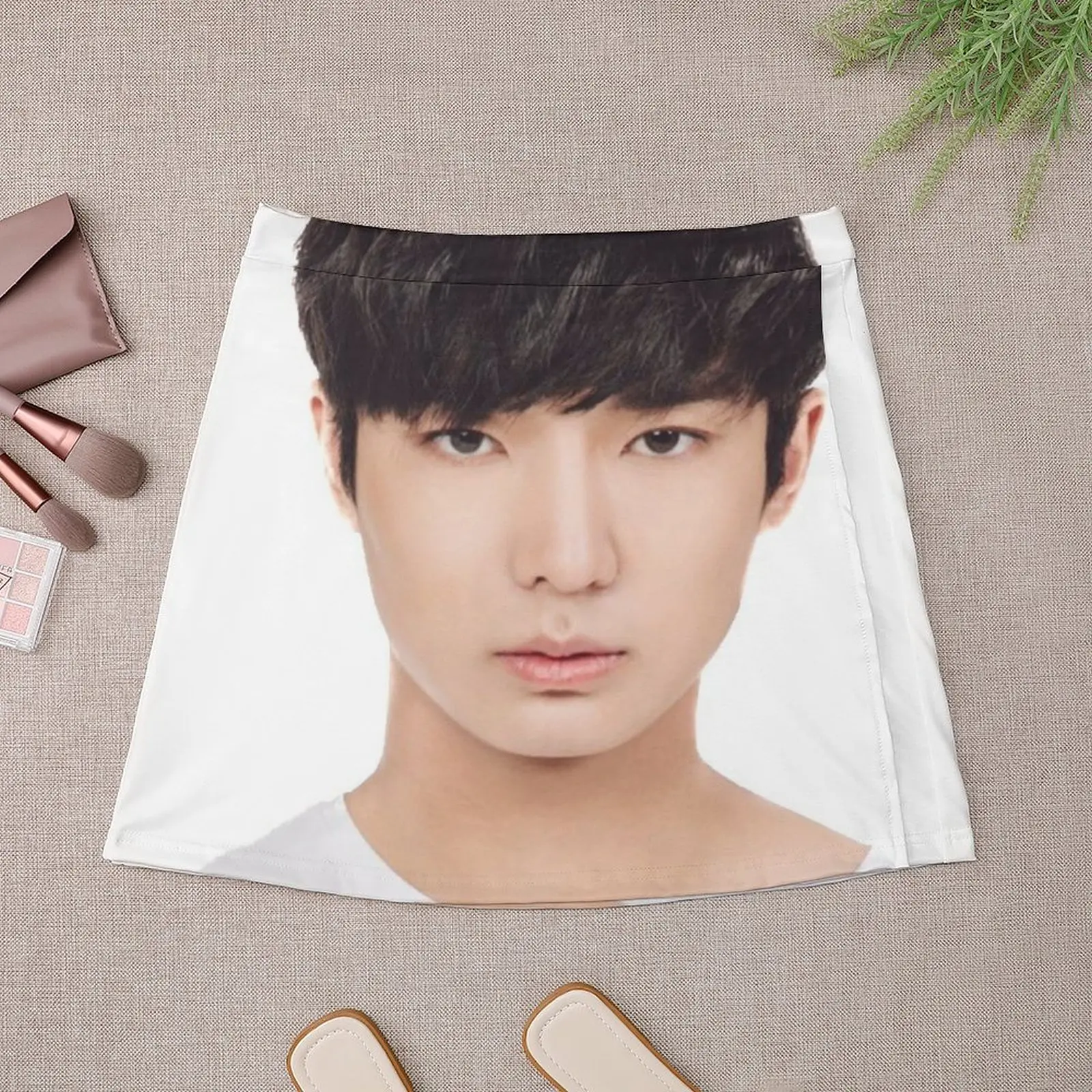 Адачи Юто Пентагона! Симпатичная наклейка K-Pop! Мини-юбка Одежда на летние