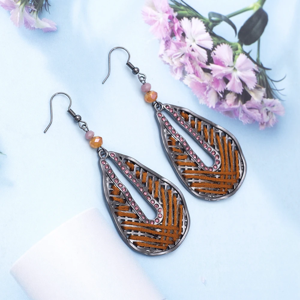 

Fashion Hand Stitched Hollowed Alloy Inlaid Rhinestone Water Drop Earrings For Women Trending Products Temperament Girls Jewelry