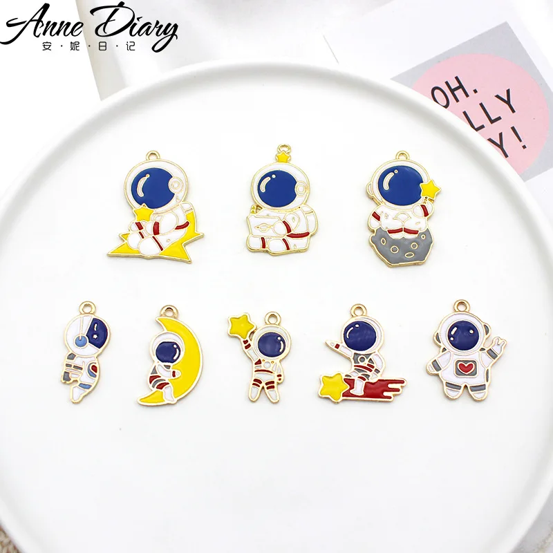 

2PCS Cartoon Alloy Earring Keychain Necklace Pendant for Jewelry Making Bracelet Charms DIY Crafting Jewelry Accessories