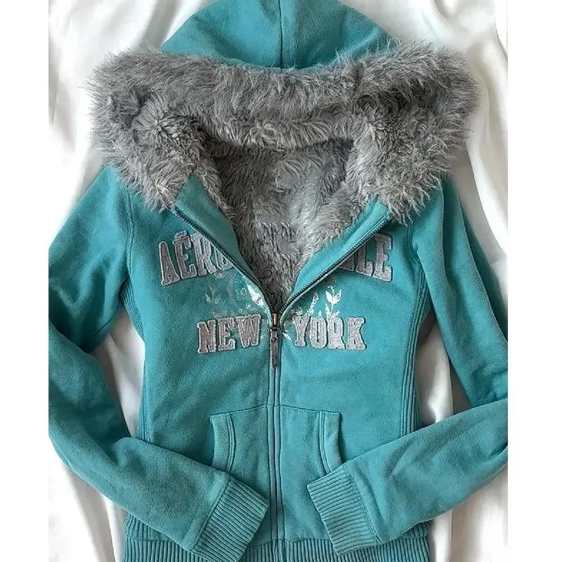 Женская винтажная толстовка на молнии с вышивкой