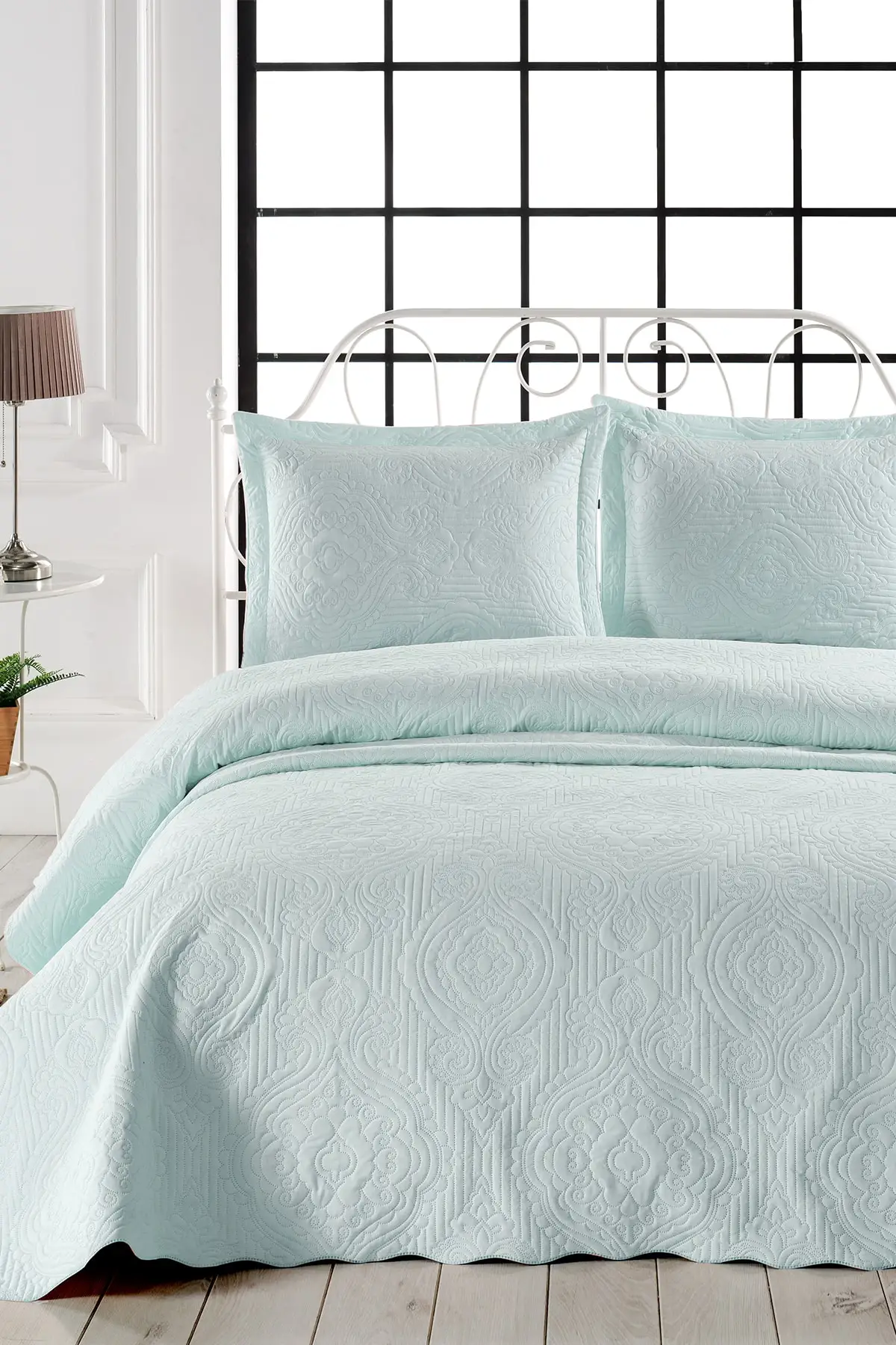

Authentic Outdoor Green Double Personality Microfiber Quilted Bedspread