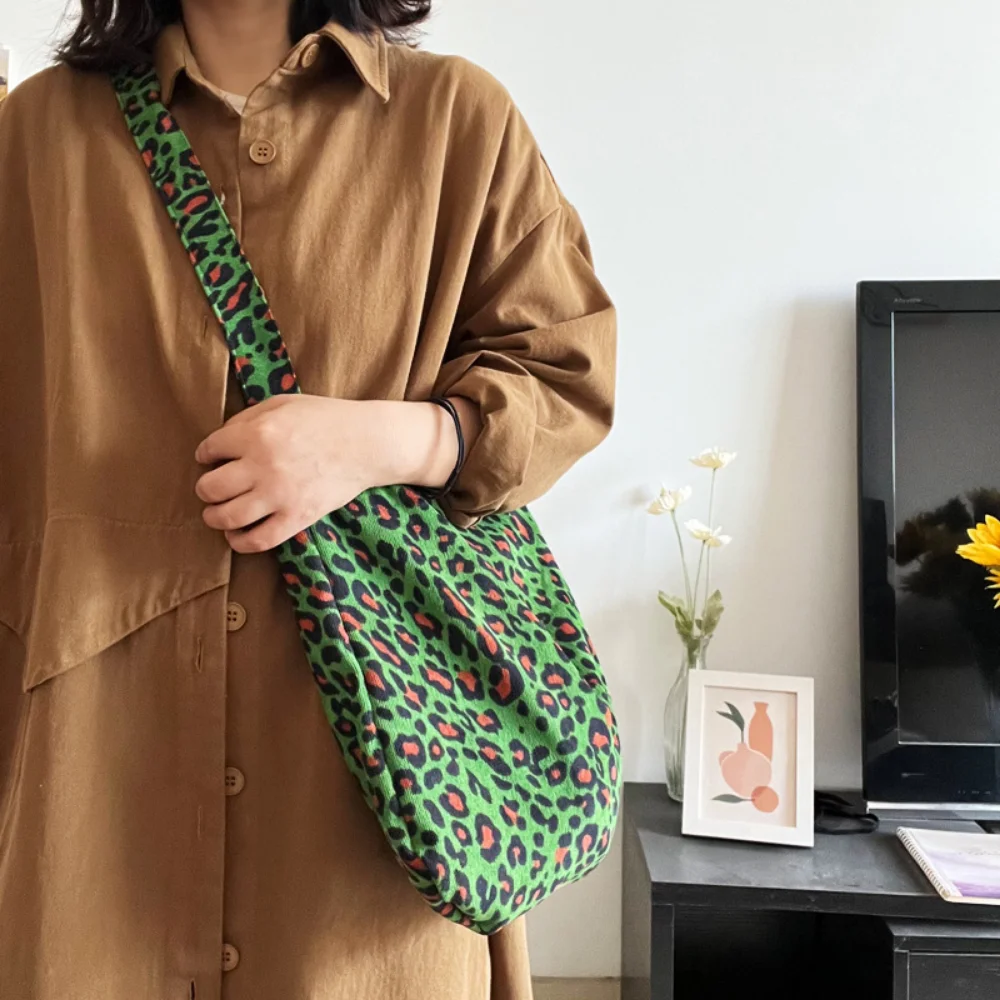 Green Leopard Corduroy Shoulder Bags Women Casual Fashion Large Capacity Handbags Female Vintage Versatile Crossbody Bag