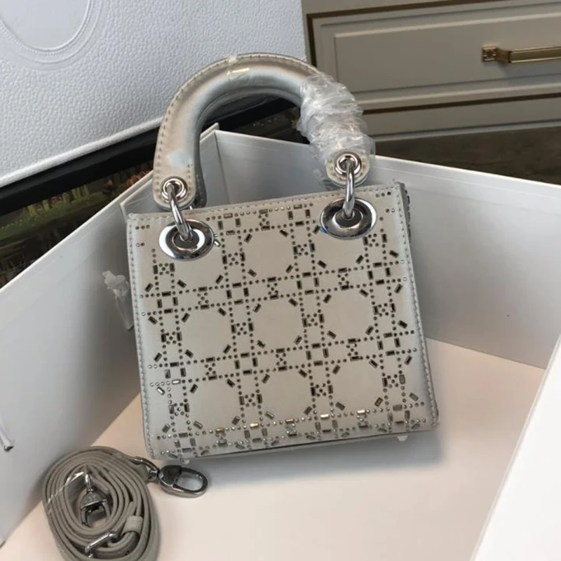

Lady Bag Women Designers Cannages Lambskin Handbag Tote Goatskin Luxury Beaded Embroidery Shopping Purses Wallet 24cm