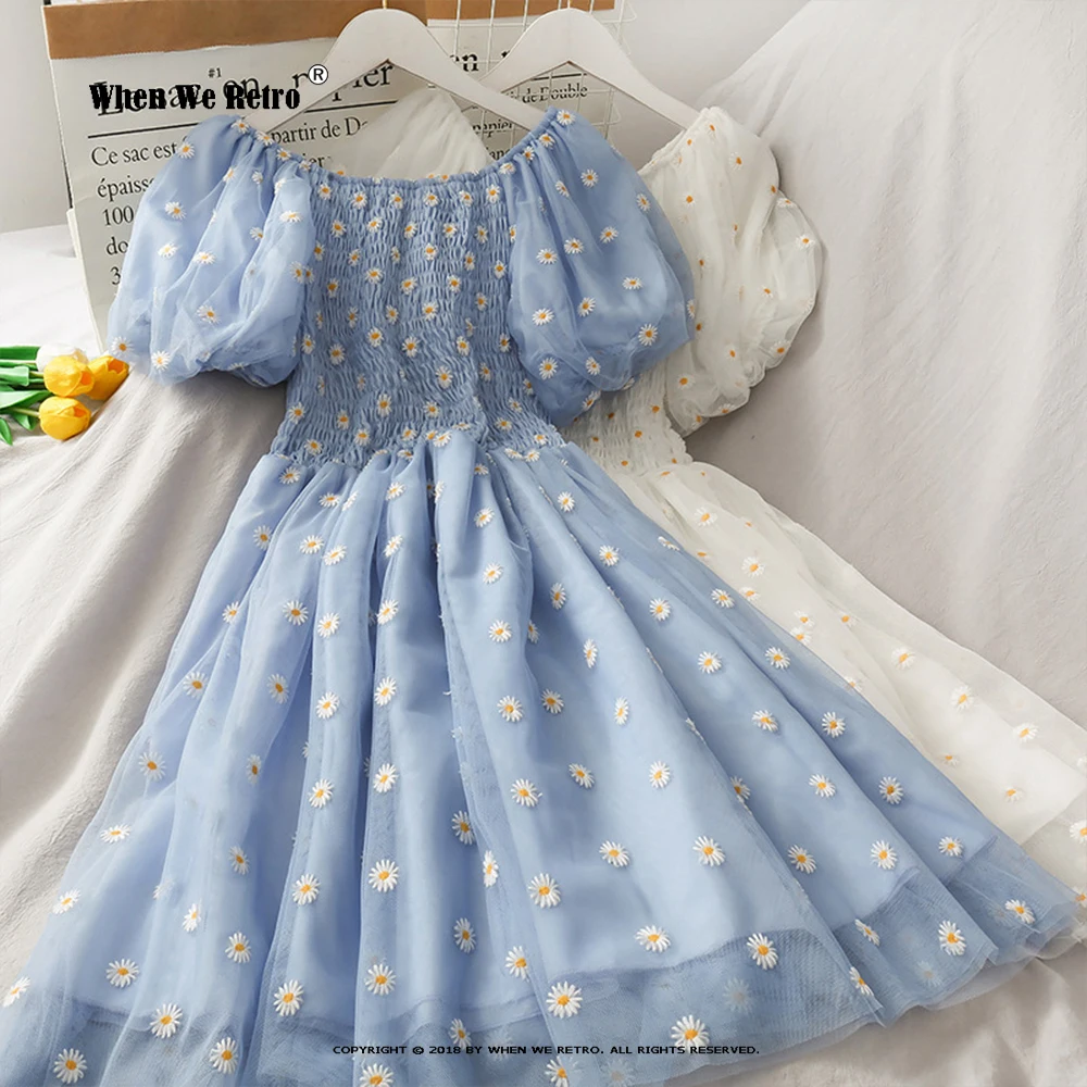 

Милое Сетчатое платье с вышивкой и открытыми плечами, шикарное платье, женское летнее длинное платье с ромашками для женщин, розовое, черное, синее, VD3572