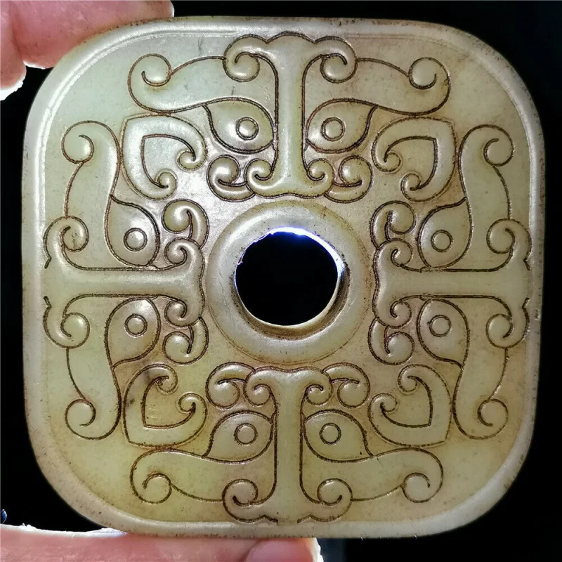 

Chinese Hetian Jade Jade Rare Hand Carved Pendant Necklace Statue Monster bi