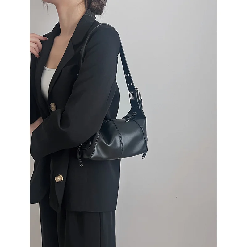 Женская сумка-мессенджер для девочек лето 2023 милая крутая ручная высокого