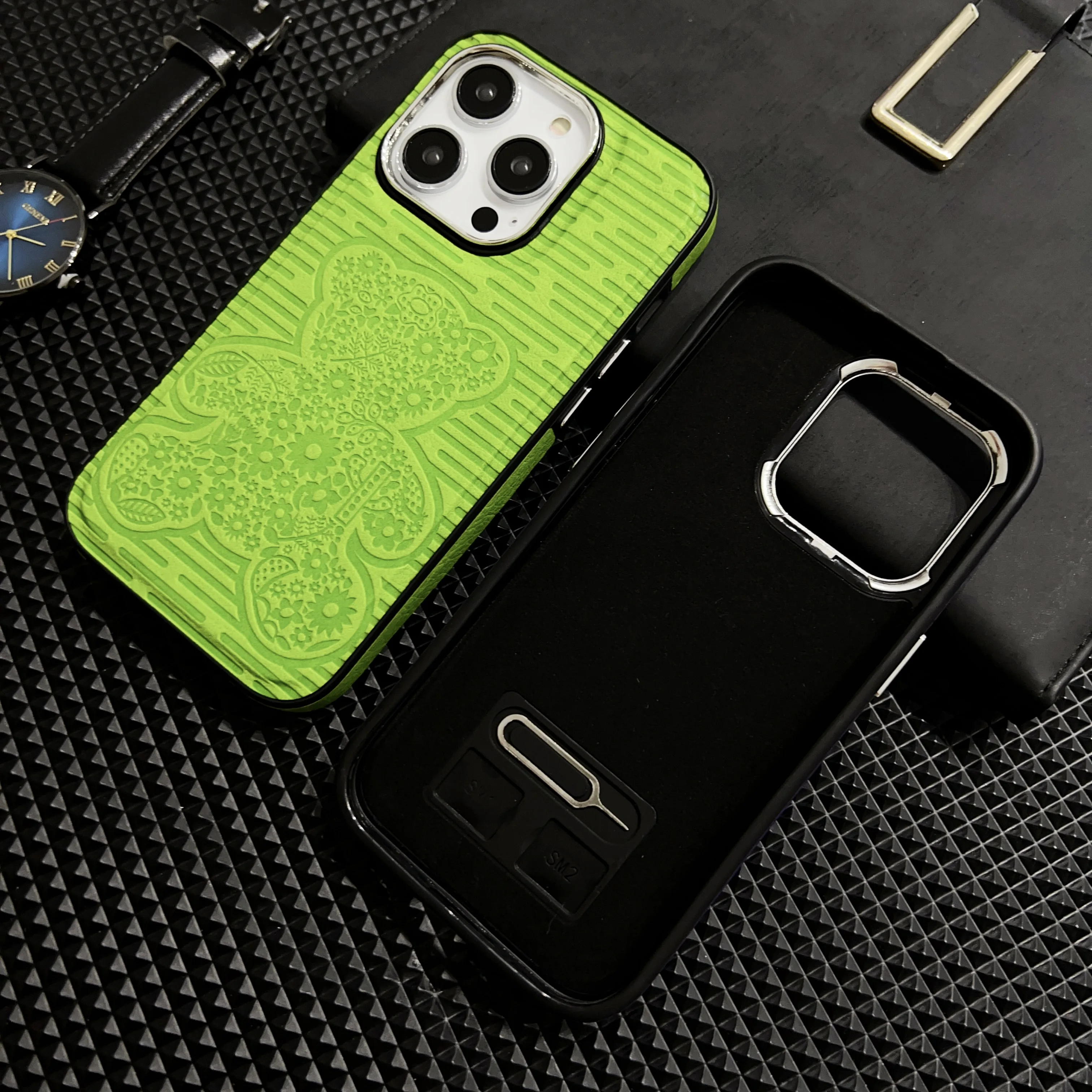 

Hidden Magnetic Leather Phone Case For iPhone 11 12 13 14 Pro Max 14Plus Bear Pattern For Magnetic Wireless Charge Phone Cover