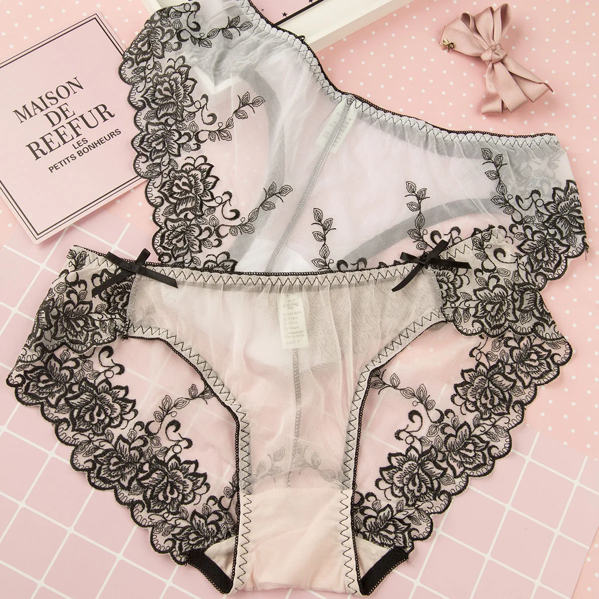 

women Sexy underwear lace lingerie femme briefs cute girls lingerie low waist mesh transparent panties seamless plus size