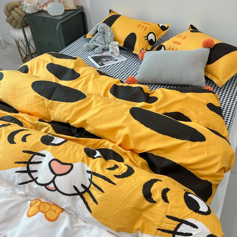 

Bedding Sets Breathable Queen King Size Cartoon Bedding Set 4 Pcs High Quality Student Dormitory Skin-friendly Cartoon Bed Sheet