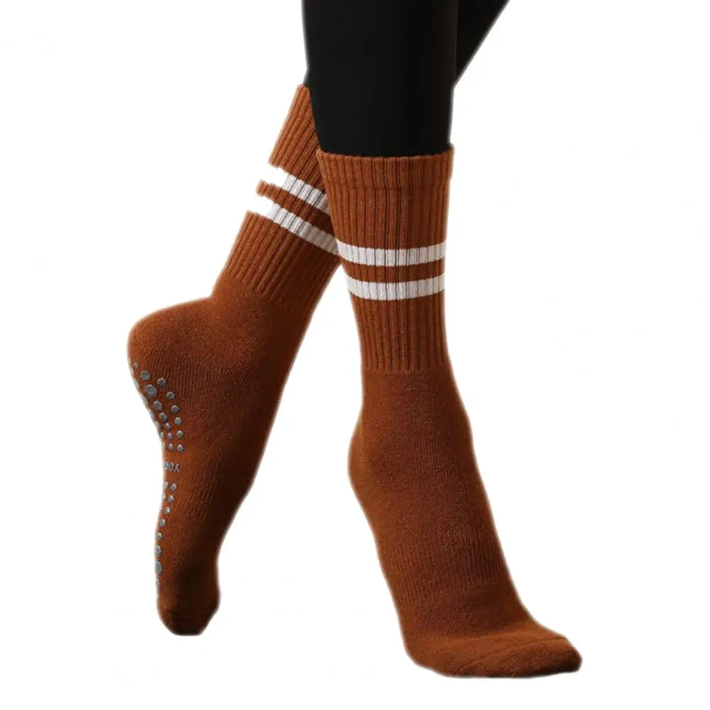 

1 Pair Universal Yoga Socks Casual Style Pilates Socks Thicker Enhance Air Flow Fitness Socks Sweat Absorb