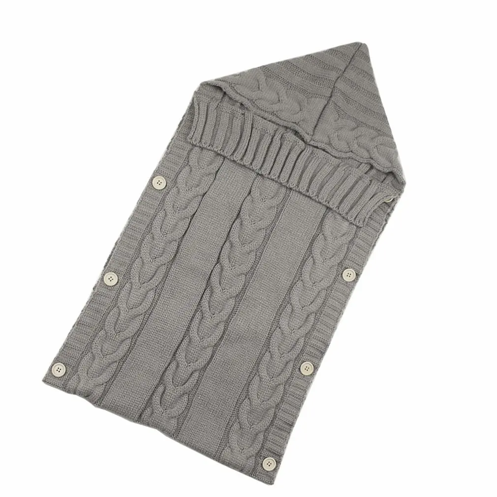 

Детский трикотажный спальный мешок с капюшоном и деревянными пуговицами