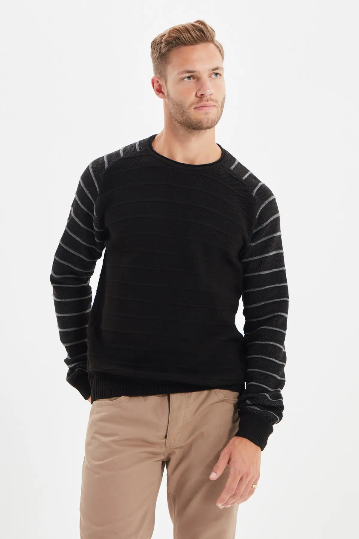 

Trendyol Male Slim Fit Bike Collar Raglan Sleeve Knitwear Sweater TMNAW22KZ0663