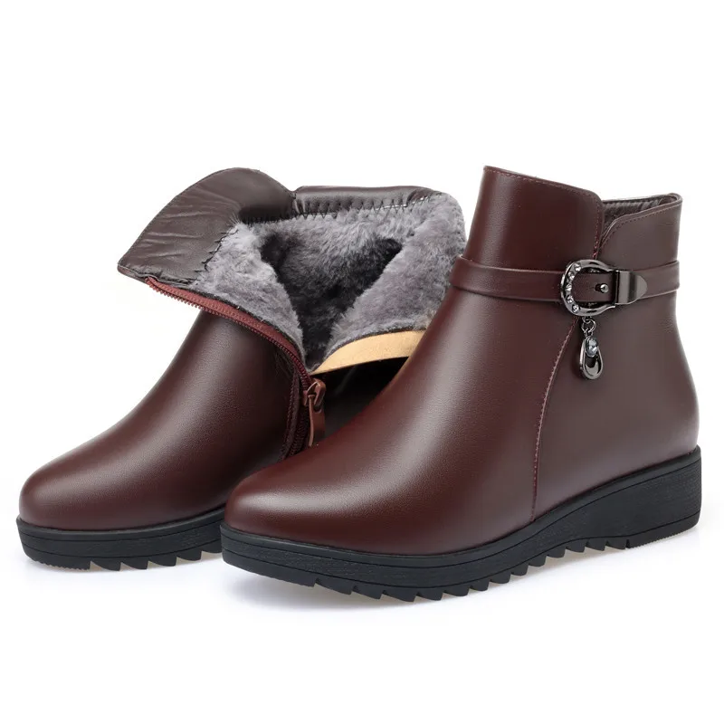 Snow Boots Women Winter New Mother Flat Women's Booties Warm Non-slip Wedges Thick Wool Large Size 41 42 43 Mom Boots