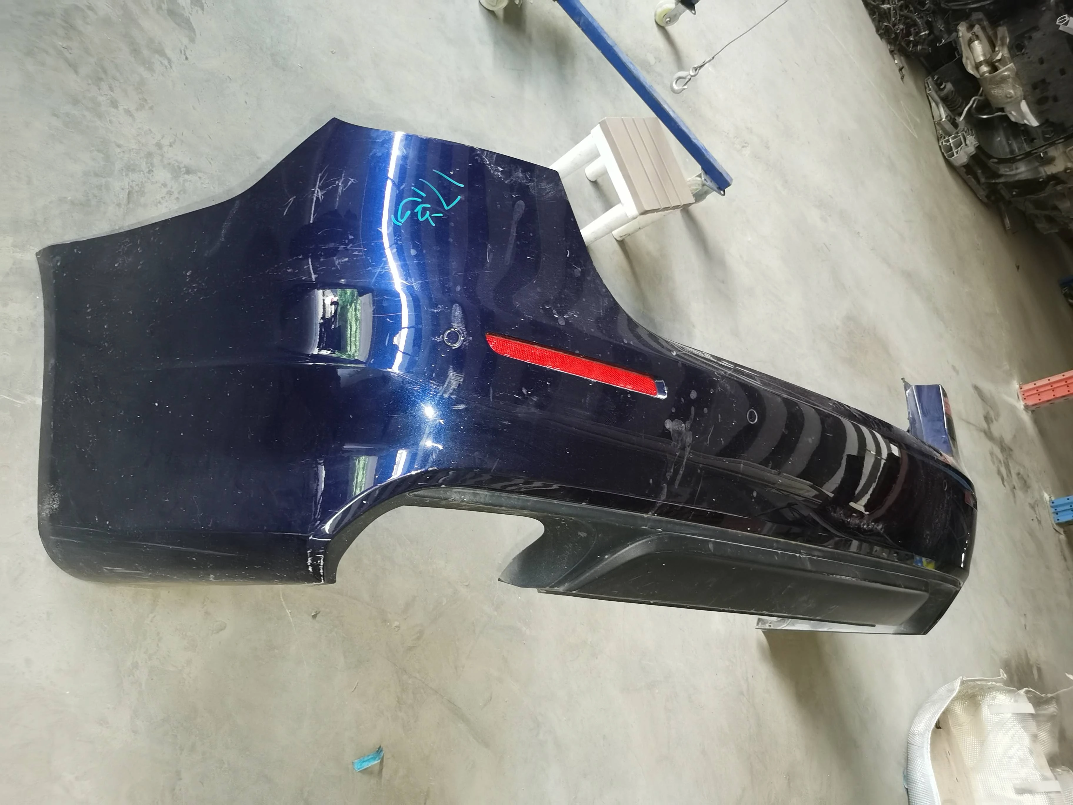 Оригинальный б/у задний бампер для Maserati Quattroporte M139 M156 OEM 980139640 673004368