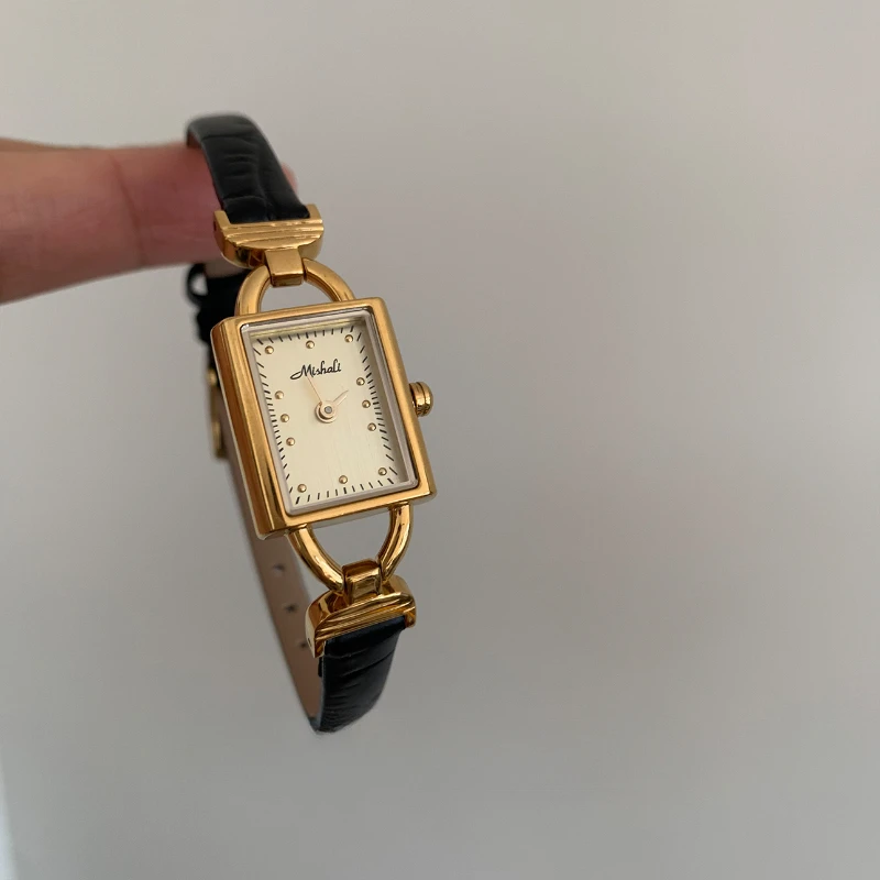 Модные темпераментные винтажные простые кварцевые часы для пожилых женщин