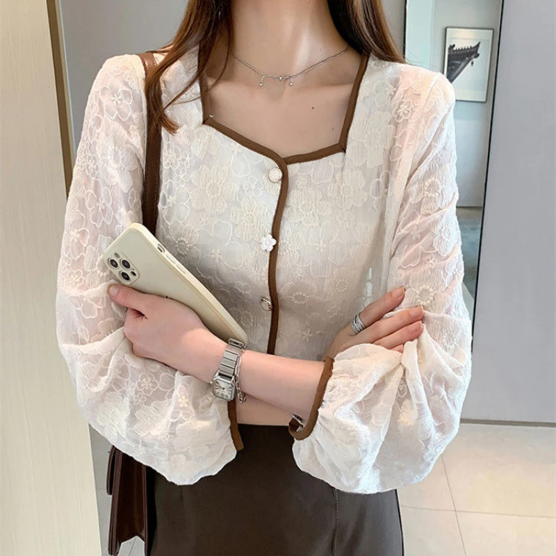 

Fashion Spring Net Yarn Embroidery Lace Shirt Female Korean Version of The New Literary Sweet Design Chic Blouse Women Tops