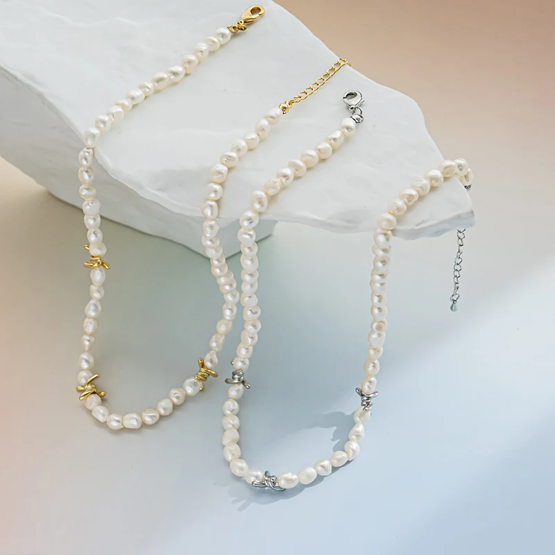 

Trendy Pearl Necklace For Women Men Fashion METAL FITTINGS Necklaces Women Handmade Beaded Clavicle Chain Choker Jewelry Gift