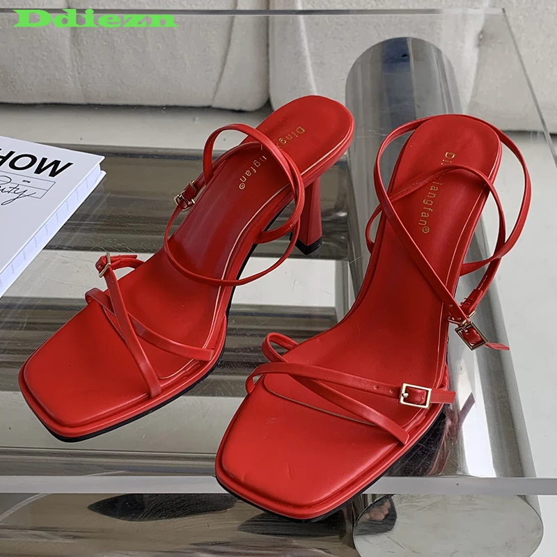 

Женские сандалии на высоком каблуке, повседневные Элегантные босоножки с квадратным носком и ремешком с пряжкой, сланцы, женские туфли-лодочки, лето 2023