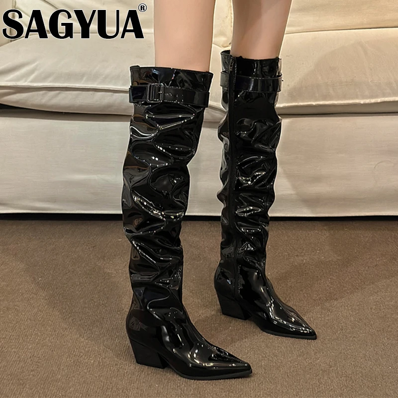 Женские сапоги выше колена на среднем каблуке с острым носком кожаная обувь зима