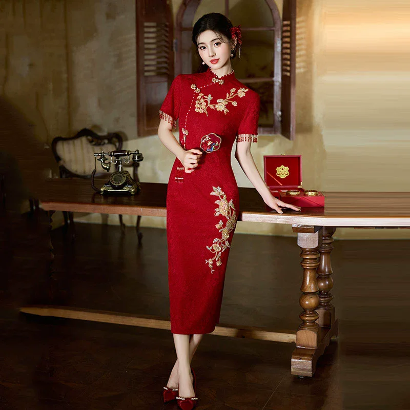 Фото Красное женское платье Cheongsam высокого класса, новое платье Ципао в китайском стиле для невесты, 2025, новое обручальное, свадебное, банкетное №2