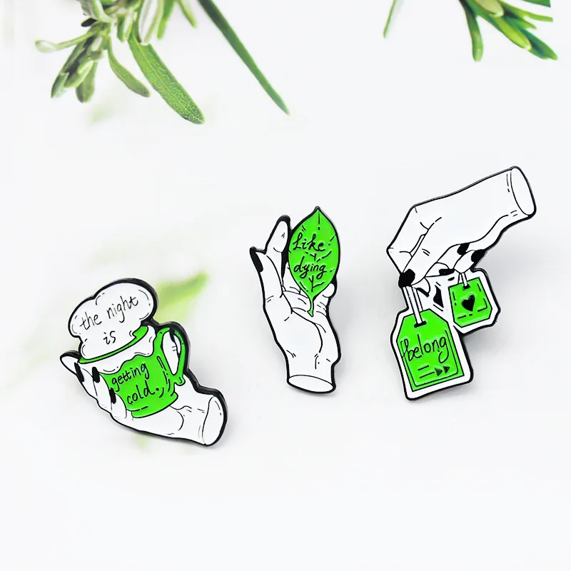 

Зеленая и белая искусственная ручная брошь в виде чашки чая, эмалированная брошь на лацкан, украшение в стиле панк для джинсов, рубашек, сумо...