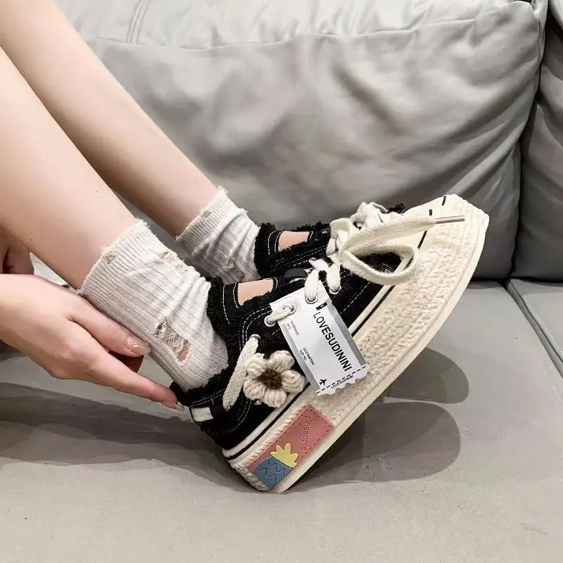 Женские парусиновые туфли и кроссовки на платформе