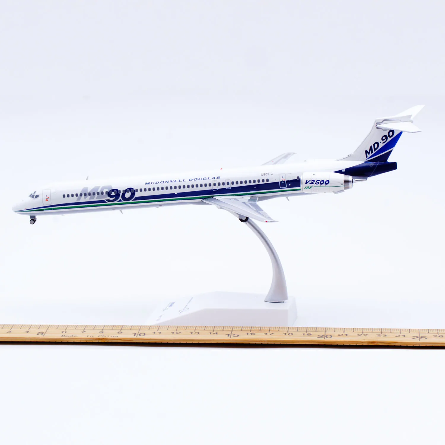 Фото LH2501 Коллекционный самолет из сплава в подарок JC Wings 1:200 MCDONNELL DOUGLAS MD-90 [цвет дома [ Литая под давлением модель самолета N901DC №2