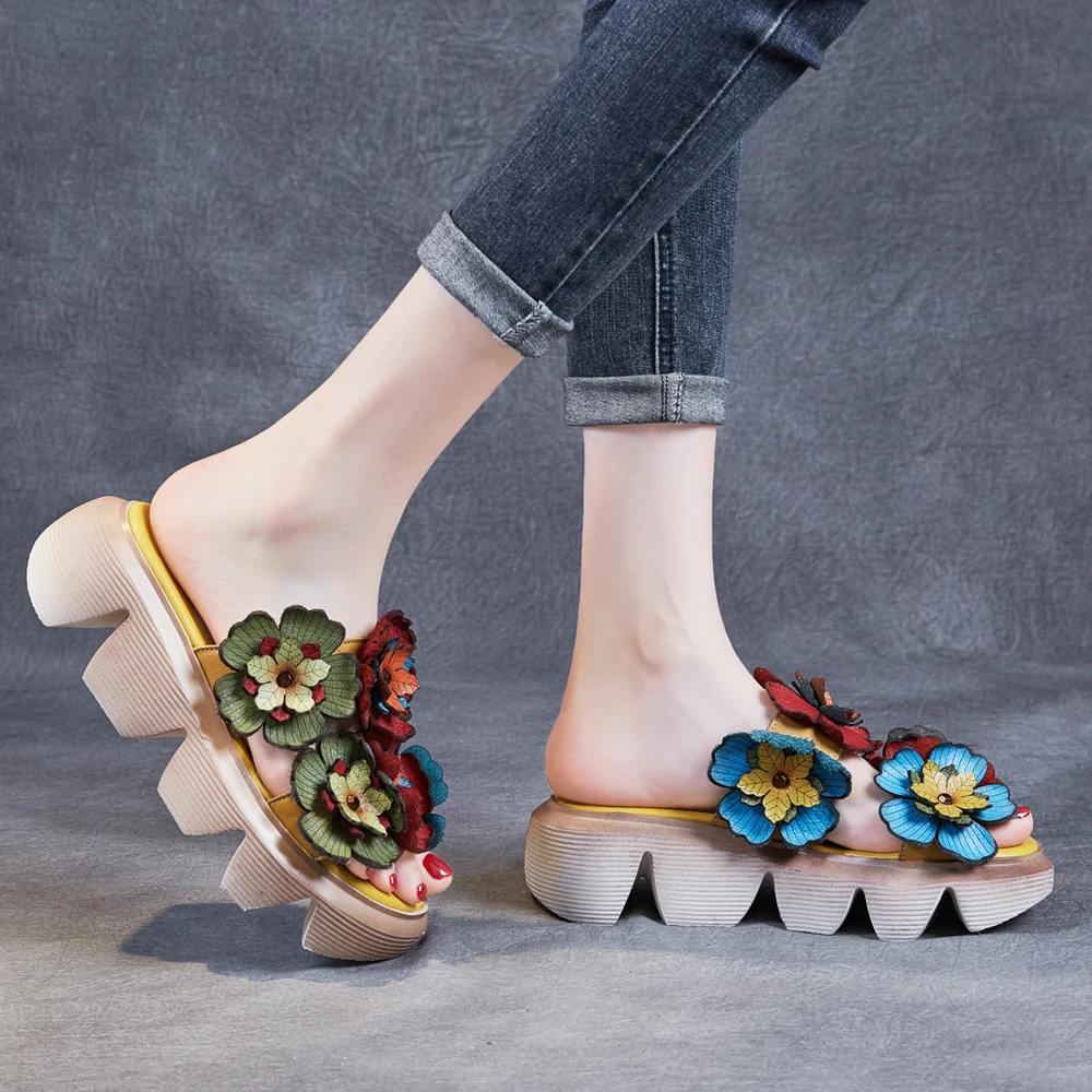 Женские босоножки из натуральной кожисабо с цветами на платформекожаная обувь