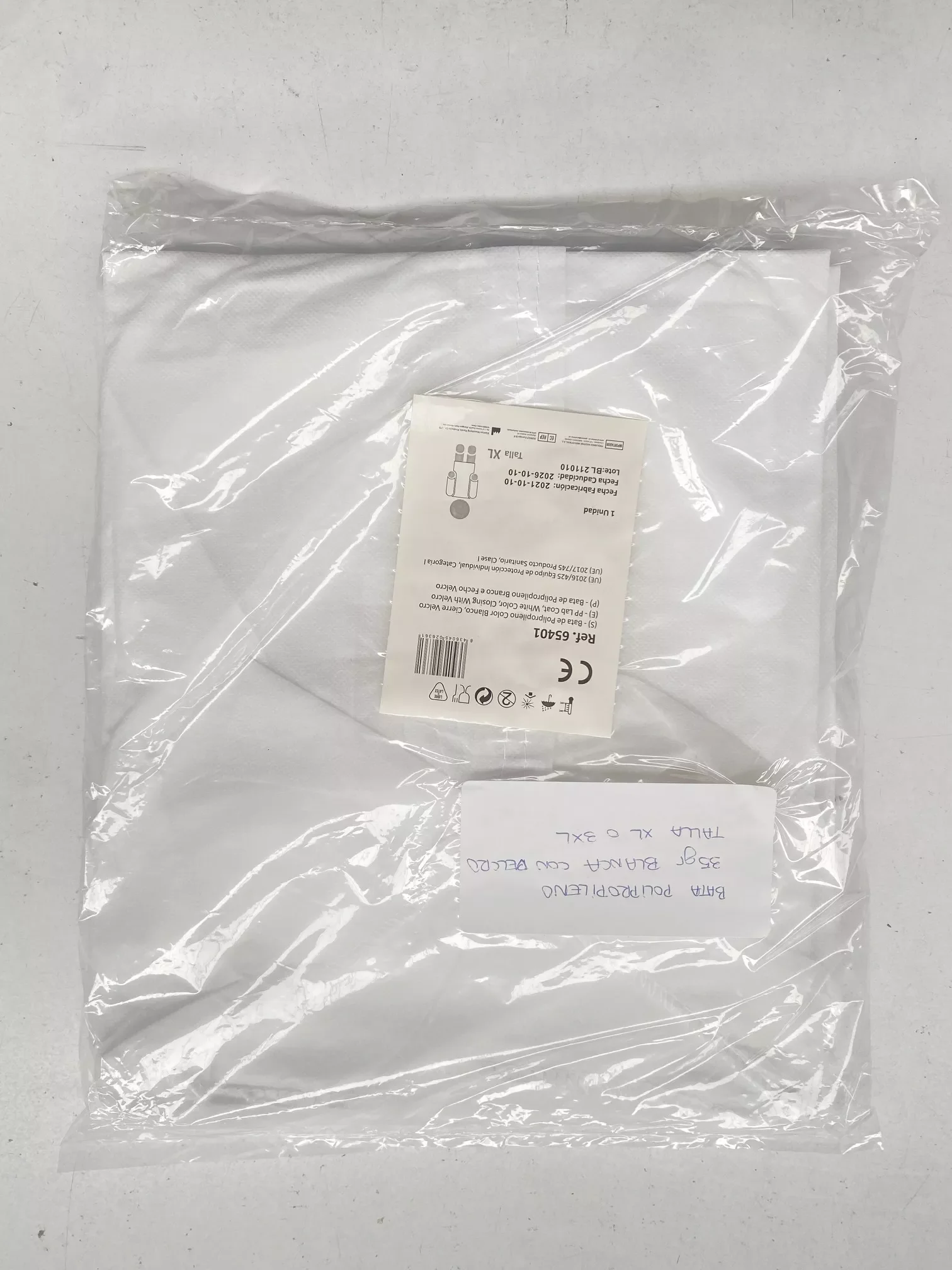 

NEW2023 Safety disposable insulating clothing, oil stain waterproof dress, nurse coat, top. Disposable polypropylene 35GR XL-XX