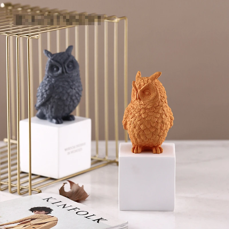 

Креативные разноцветные орнаменты из смолы в виде совы с основанием для домашнего шкафа мягкие украшения в виде животных украшение для гос...