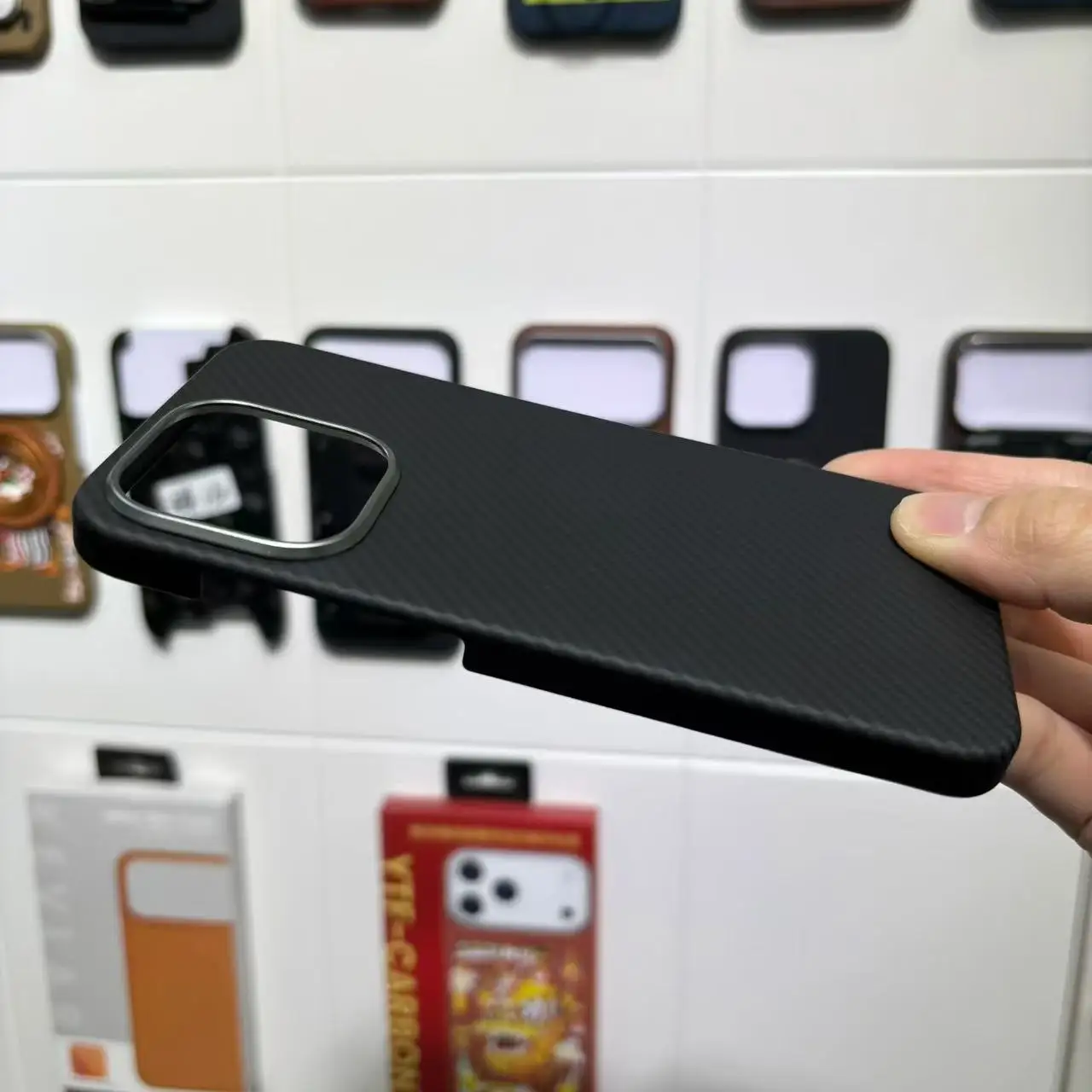 Магнитный кевларовый чехол для OnePlus 15, с текстурой арамидного и углеродного волокна, полузакрытый, ультратонкий, премиум-класса, ударопрочный, жесткий корпус (art.: 3920d952bd2d3) - 3920d952bd2d3