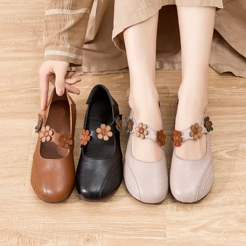 

Literary retro grandma shoes women's new flat-bottomed shoes Korean version of Joker Bean Shoes Spring and Autumn