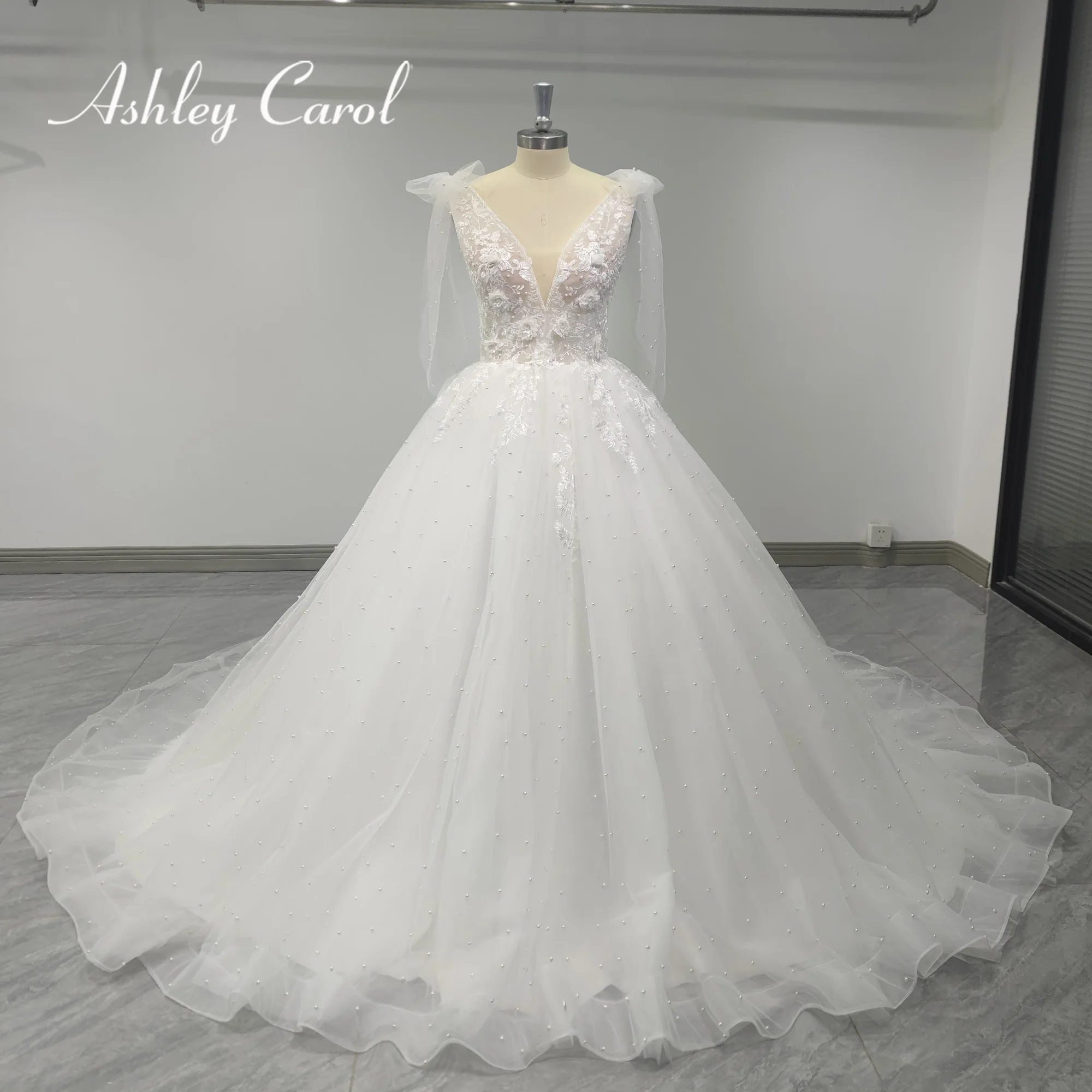 

Ashley Carol A-Line Wedding Dress 2024 V-Neck Appliques 3D Beading Flowers Wedding Gown Ribbons Real photos Vestidos De Novia