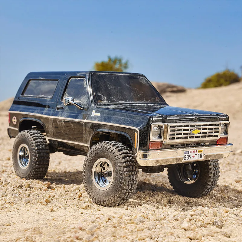 Фото Радиоуправляемая модель внедорожника FMS Rc Crawler 1:24 Chevrolet K5 Blazer, винтажный пикап, для любителей хобби. №3