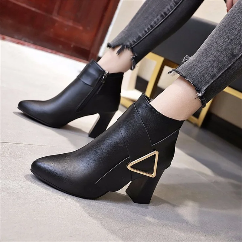 

2022 Autumn New Thick Heel Ankle Boots Women's Pointed Toe Side Zipper Fashion Belt Buckle High-heeled Fashion Women's Boots